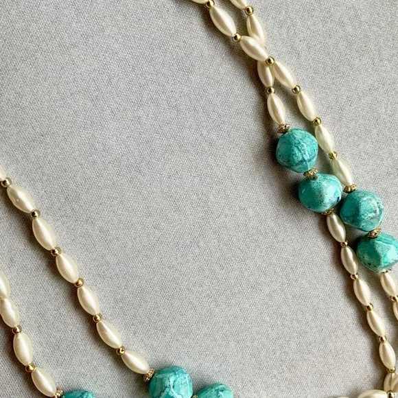 VINTAGE 44” LONG FAUX TURQUOISE & SEED PEARL BEAD NECKLACE GOLD TONE SPACERS - Picture 2 of 4